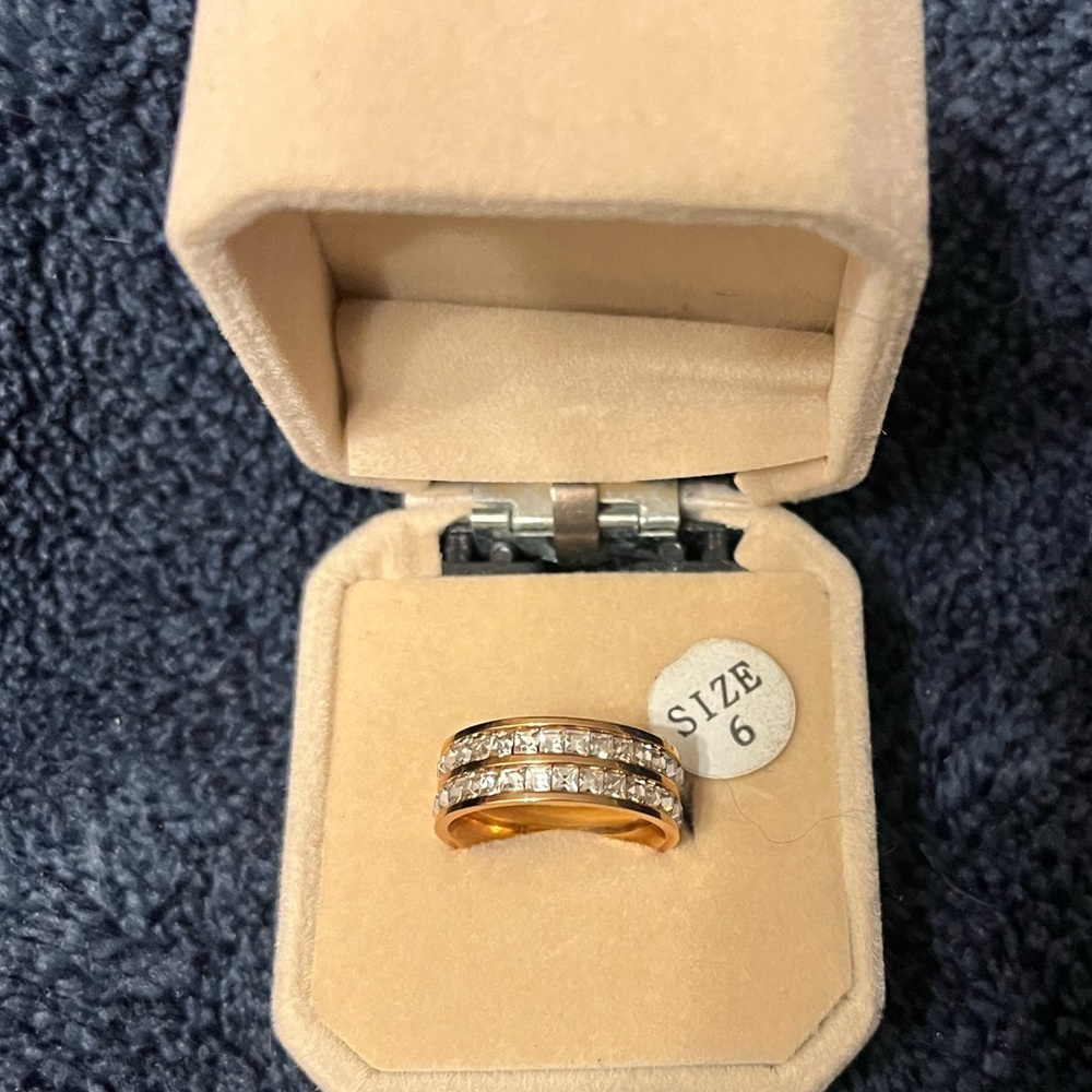 Size 6 Rose Gold Crystal Ring